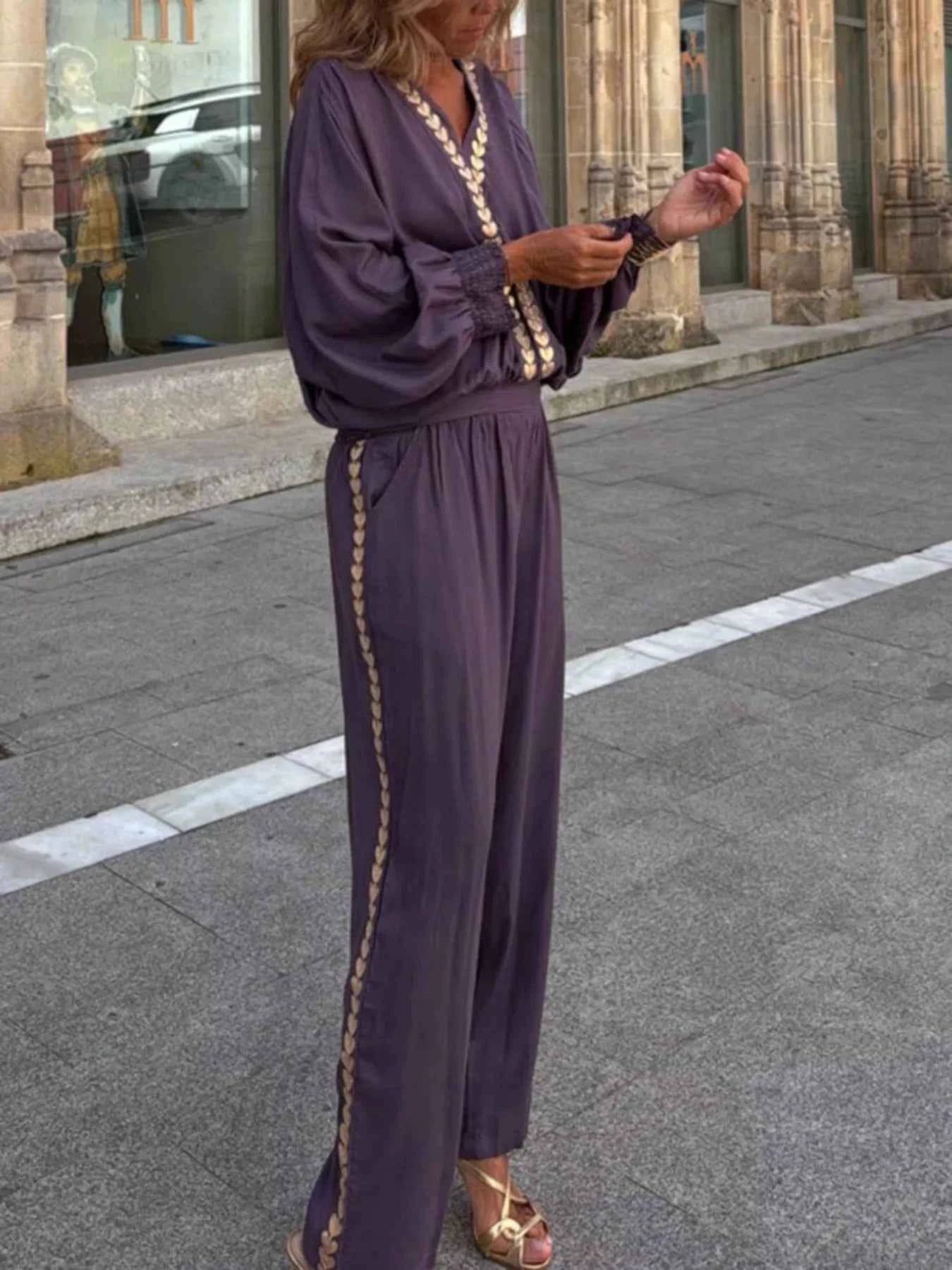 Full Size Contrast Trim V-Neck Top and Pants Set Plus Size Purple 0a0189bccecd422abd97f0f9f1d435b3-Max-Origin