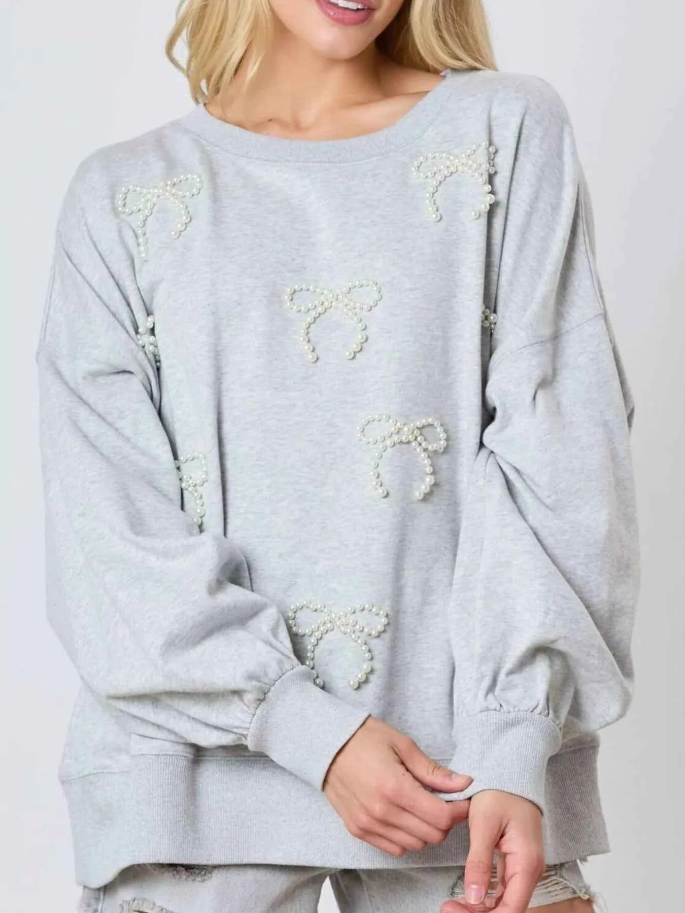Pearl Embellished Bow Long Sleeve Sweatshirt Gray 13ffbd52-4b5e-4771-bbed-2e9d4092ccbe-Max-Origin