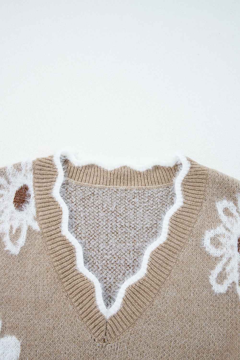Seagrass Jacquard Floral Scallop V-neck Sweater 1d2f2d1748ab0c43