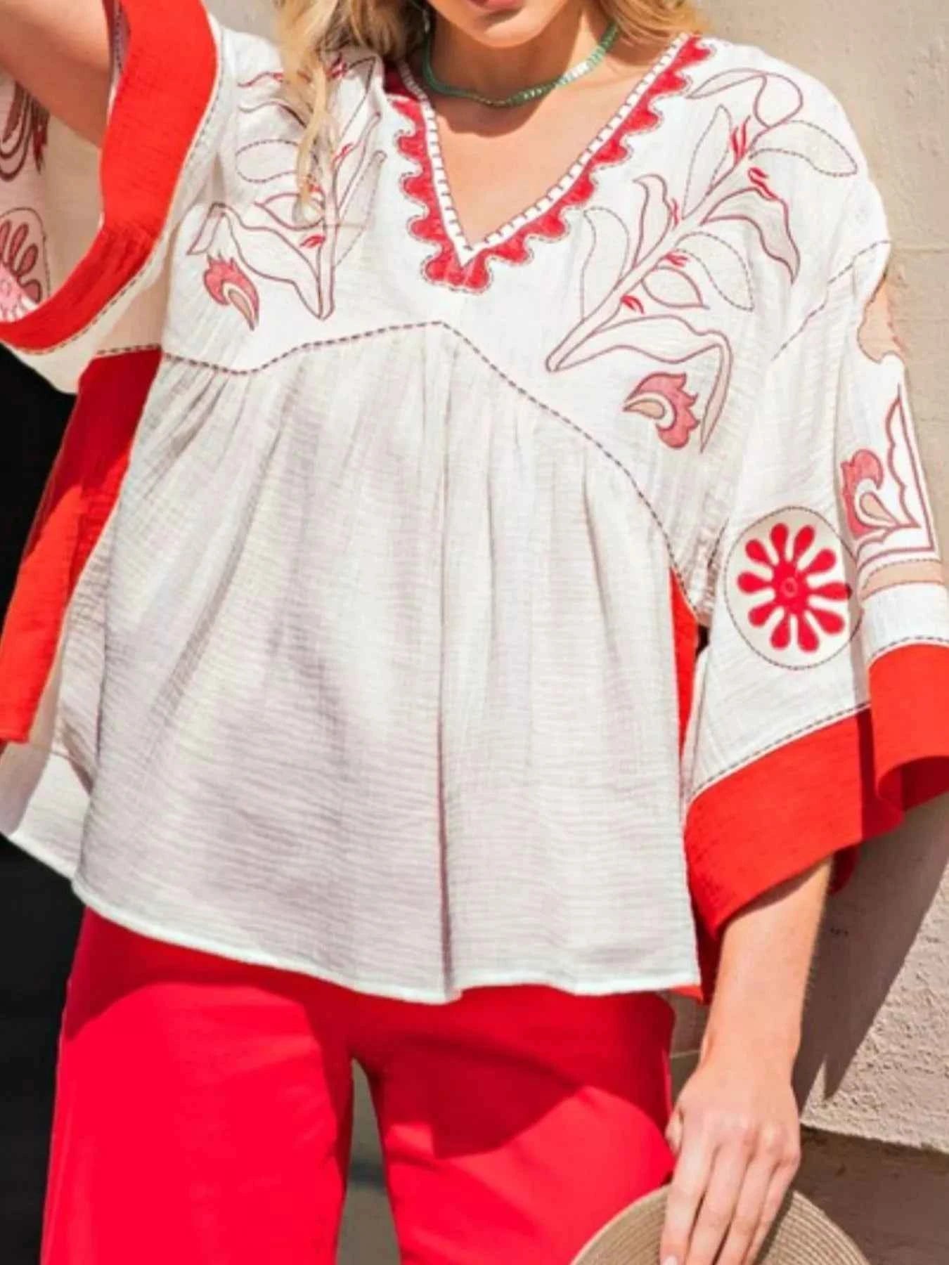 Printed V-Neck Top with Contrast Trim Details 222af16a-37af-4336-8532-01b97fb19b5e-Max-Origin