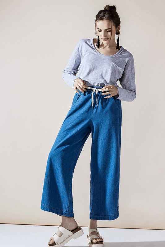 Denim Wide Leg Crop Pants with Dolphine Tail Hem Denim Blue 22440273_f9e54eb6-6d5a-4fee-9104-fdc5a3ef49bd
