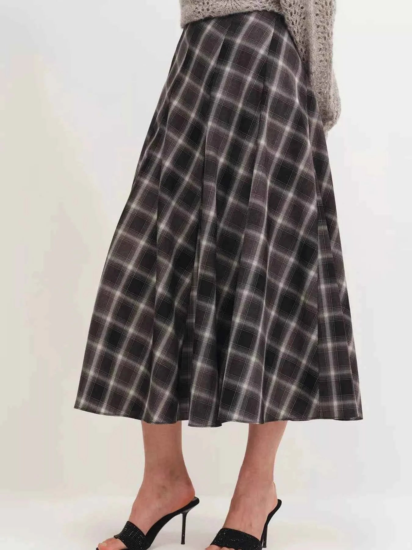 Plaid Midi Skirt Black 285fa0f5e7aa429898ec8fd4c39d756e-Max-Origin