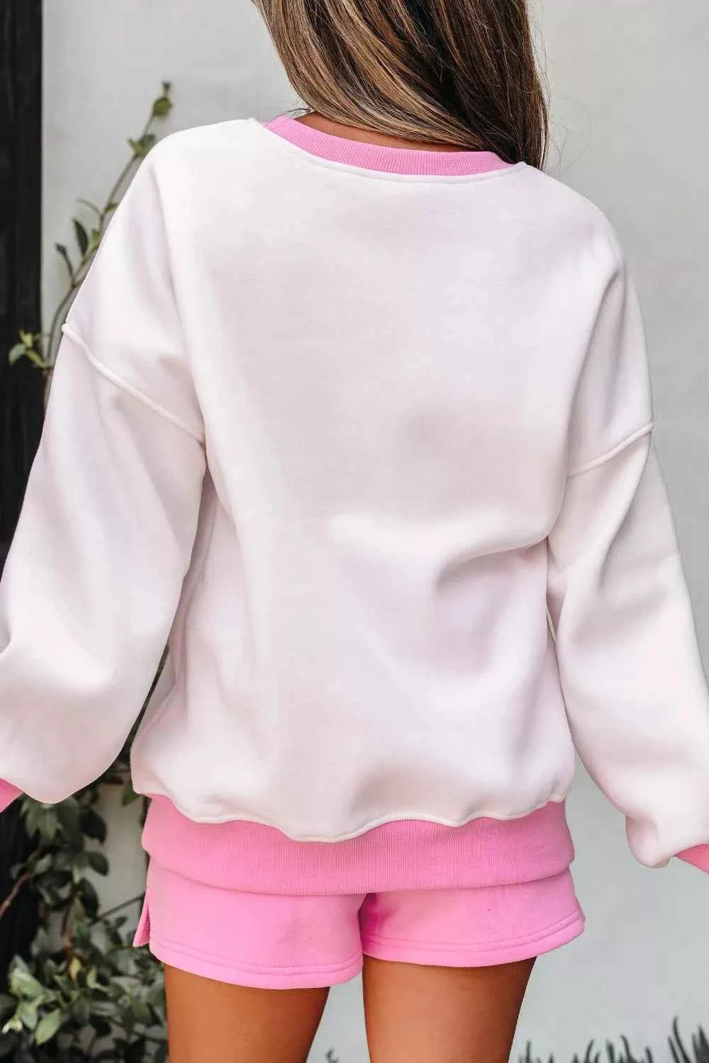 Color Block Sweatshirt and Elastic Waist Shorts Set 44806426-2219-49cd-8187-4fe89b52a6ad-Max-Origin