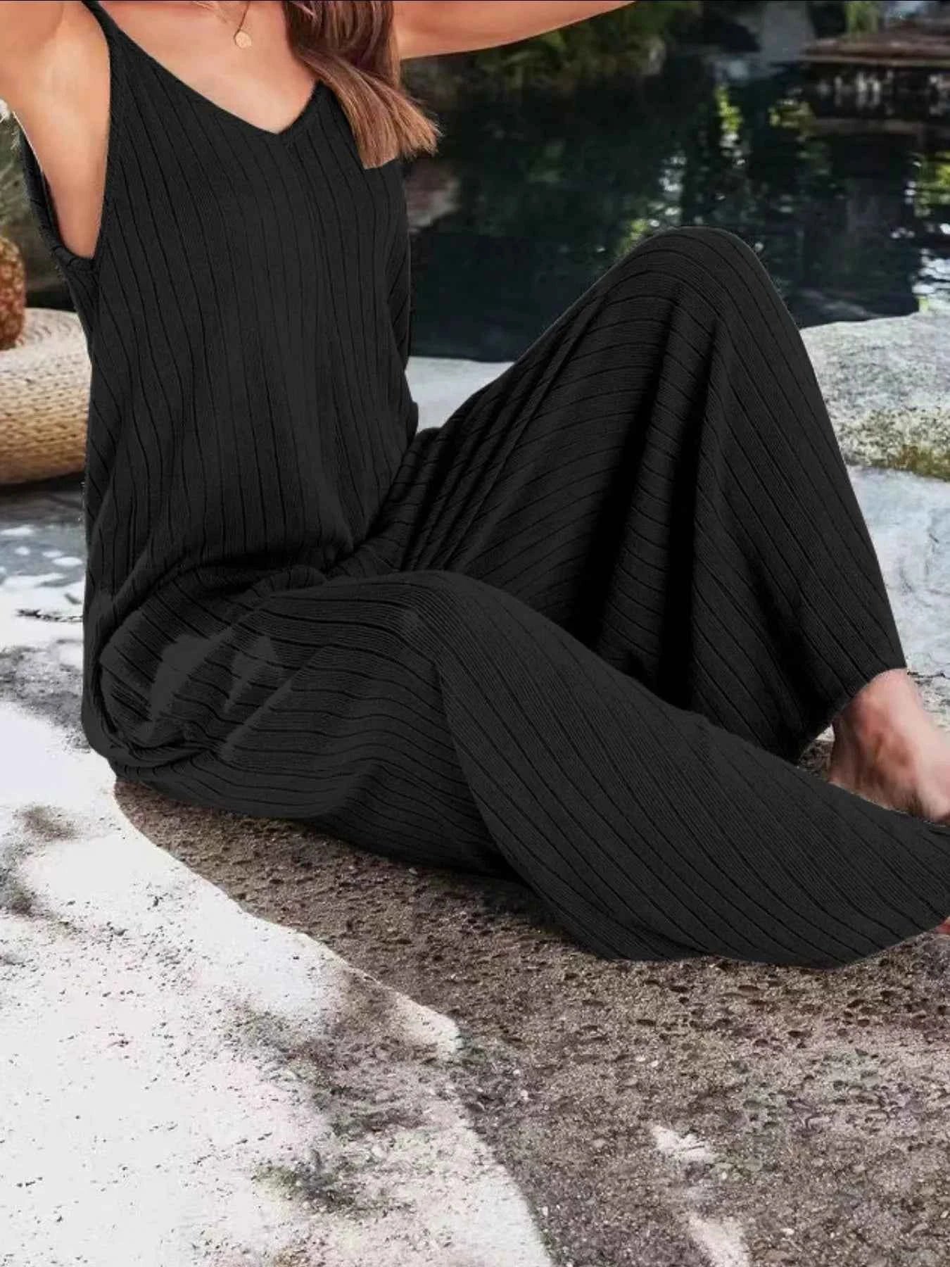 Ribbed V-Neck Wide Leg Jumpsuit 501a4d36-b054-46f7-95e2-b2a745945d98-Max-Origin