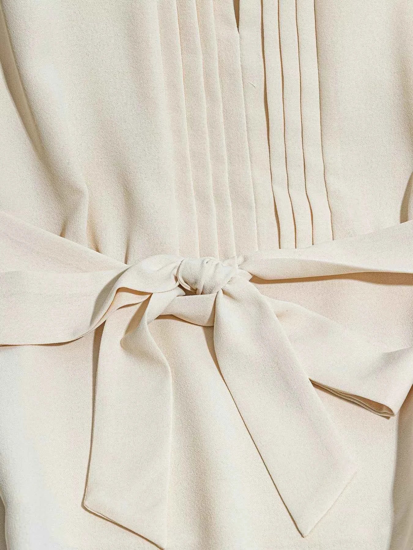 Sleeveless Pleated Blouse with Belt 5981ed6d-80c9-437f-9f8b-c0f71b5b2818-Max-Origin