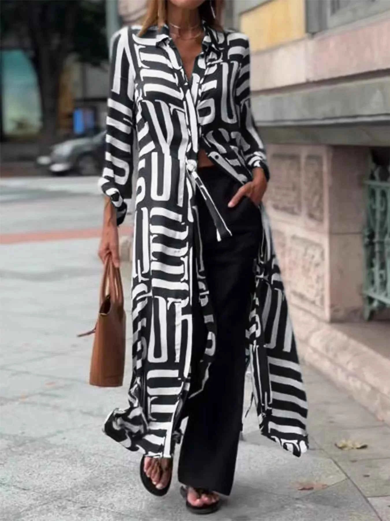 Printed Button Front Longline Shirt Black 5e59e554-daf1-461a-8f0a-91510a2cc458-Max-Origin