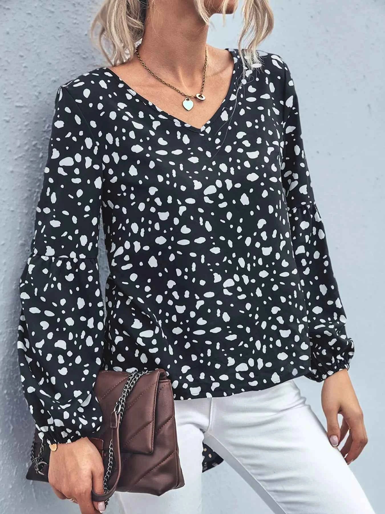 Animal Print V-Neck Blouse Black 66ed250a-2eb1-420c-85a8-f0cf1dae5cb9-Max-Origin