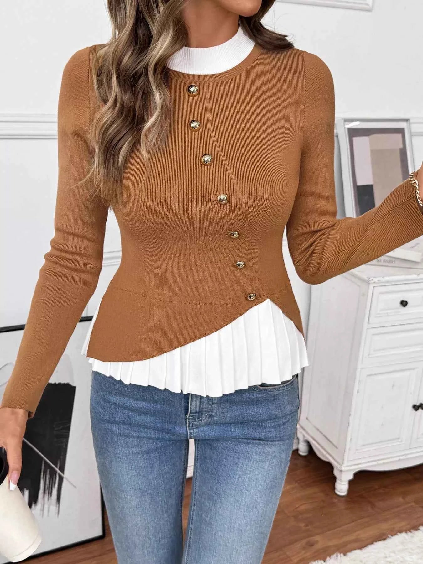 Decor Button Contrast Hem Knit Top 6845f5f3cb93491da38c9c30a431b627-Max-Origin