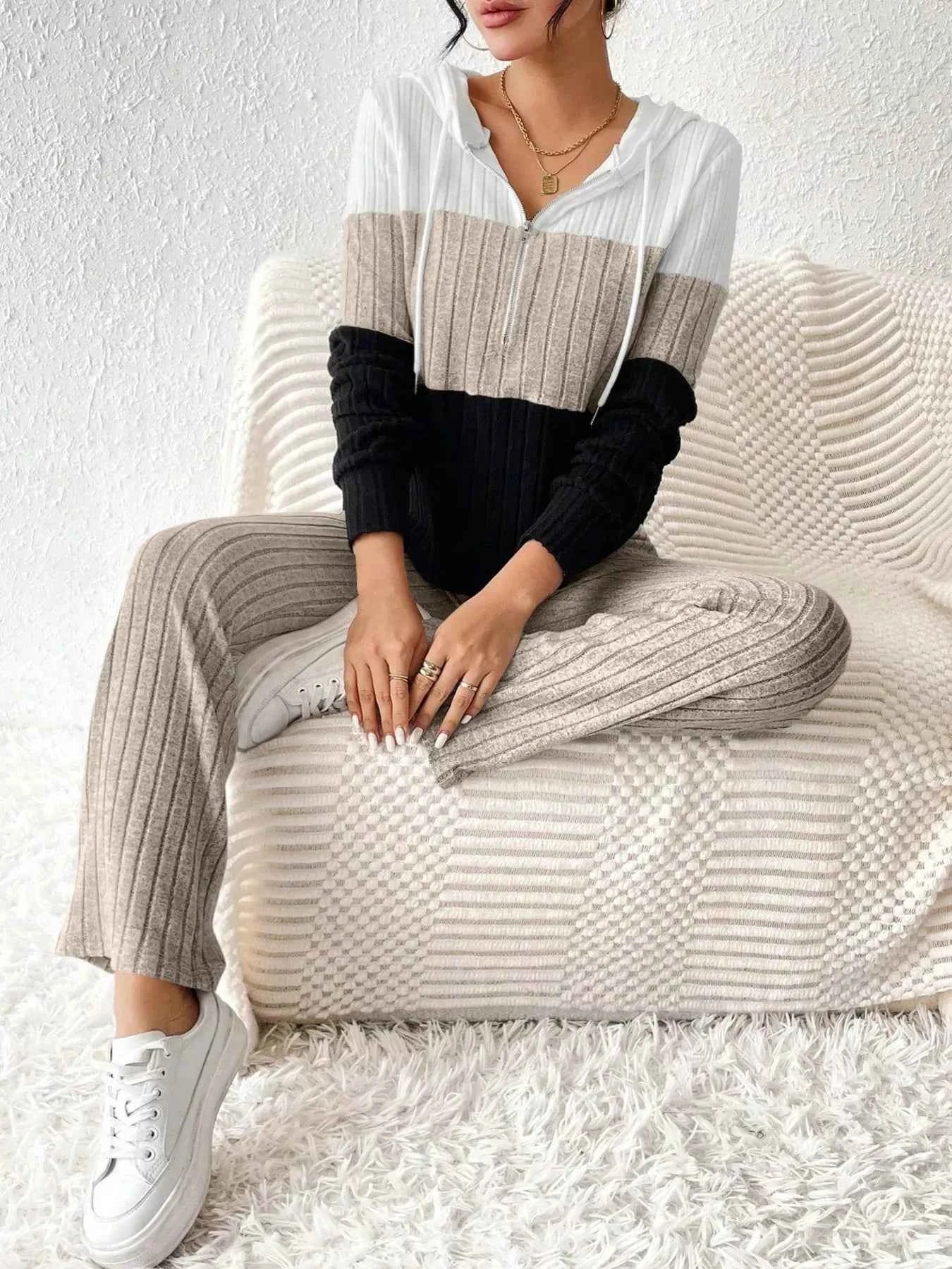 Color Block Half Zip Hooded Top and Pants Set 6895225cf6ec409aa6f738dea7a532cd-Max-Origin