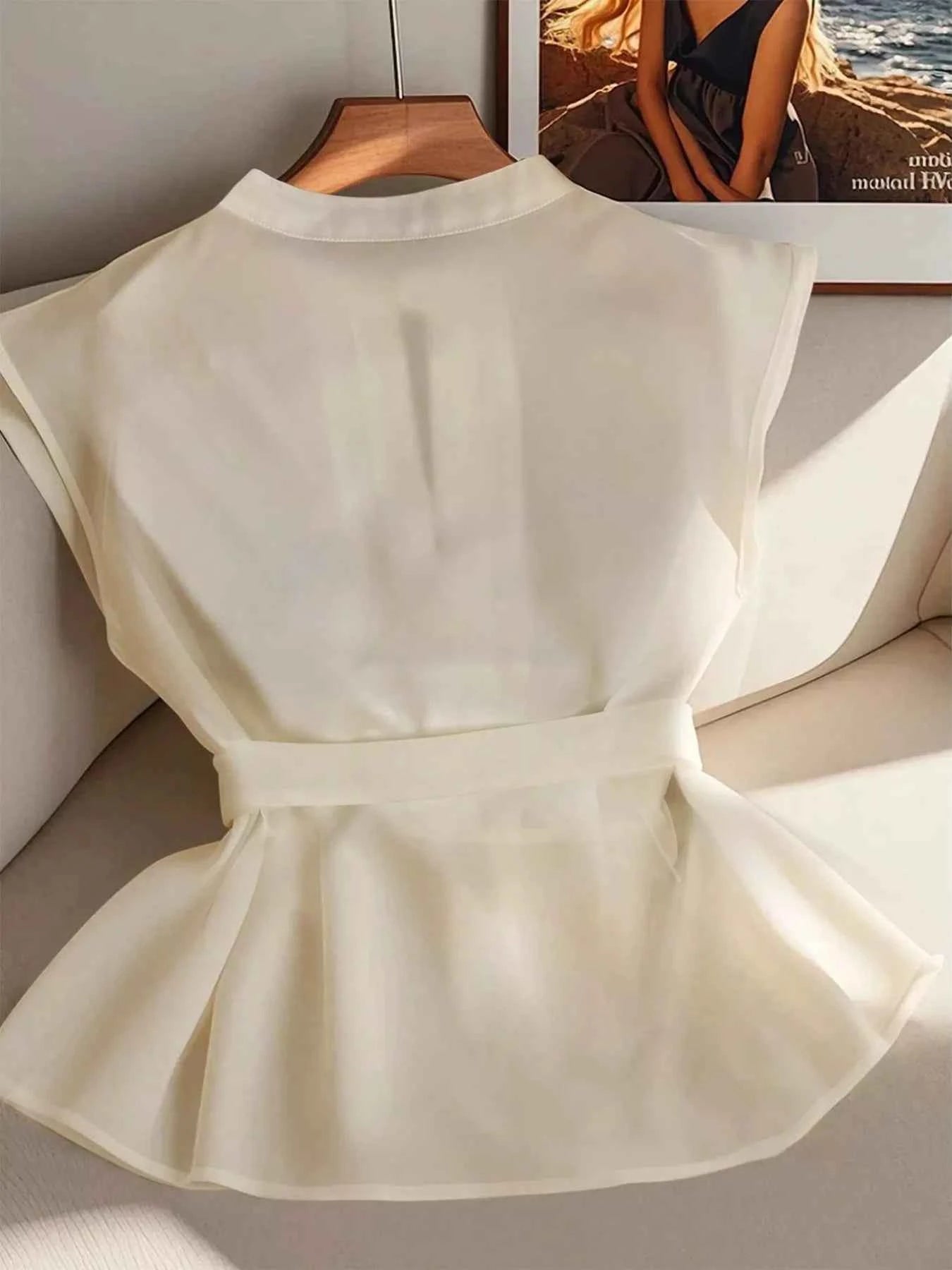 Sleeveless Pleated Blouse with Belt 6aa05ca1-4f30-418a-80e8-11539d7e19de-Max-Origin