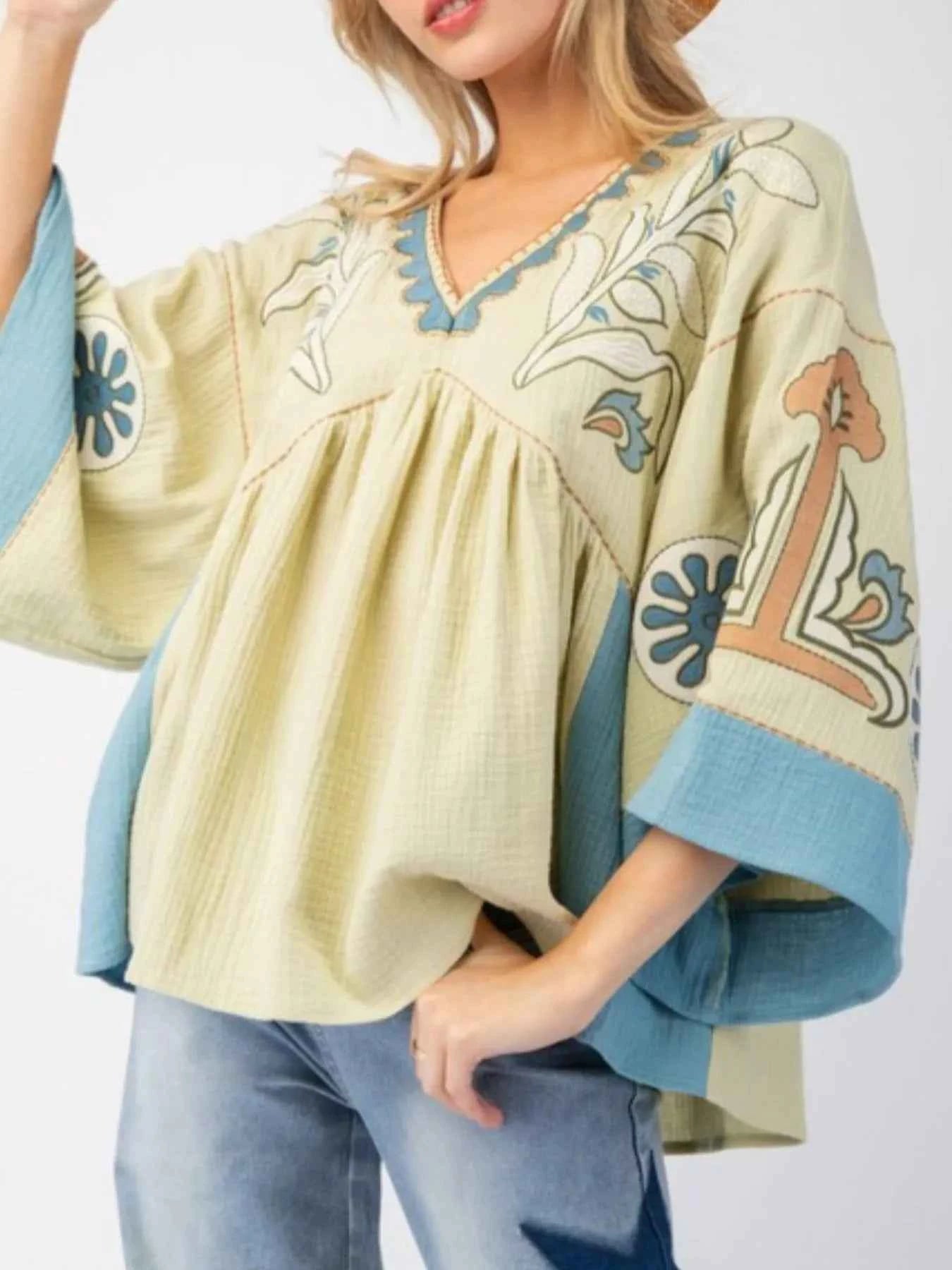 Printed V-Neck Top with Contrast Trim Details Green And Blue 8ab5aa2e-1f3b-4e21-a926-0ff76c658307-Max-Origin