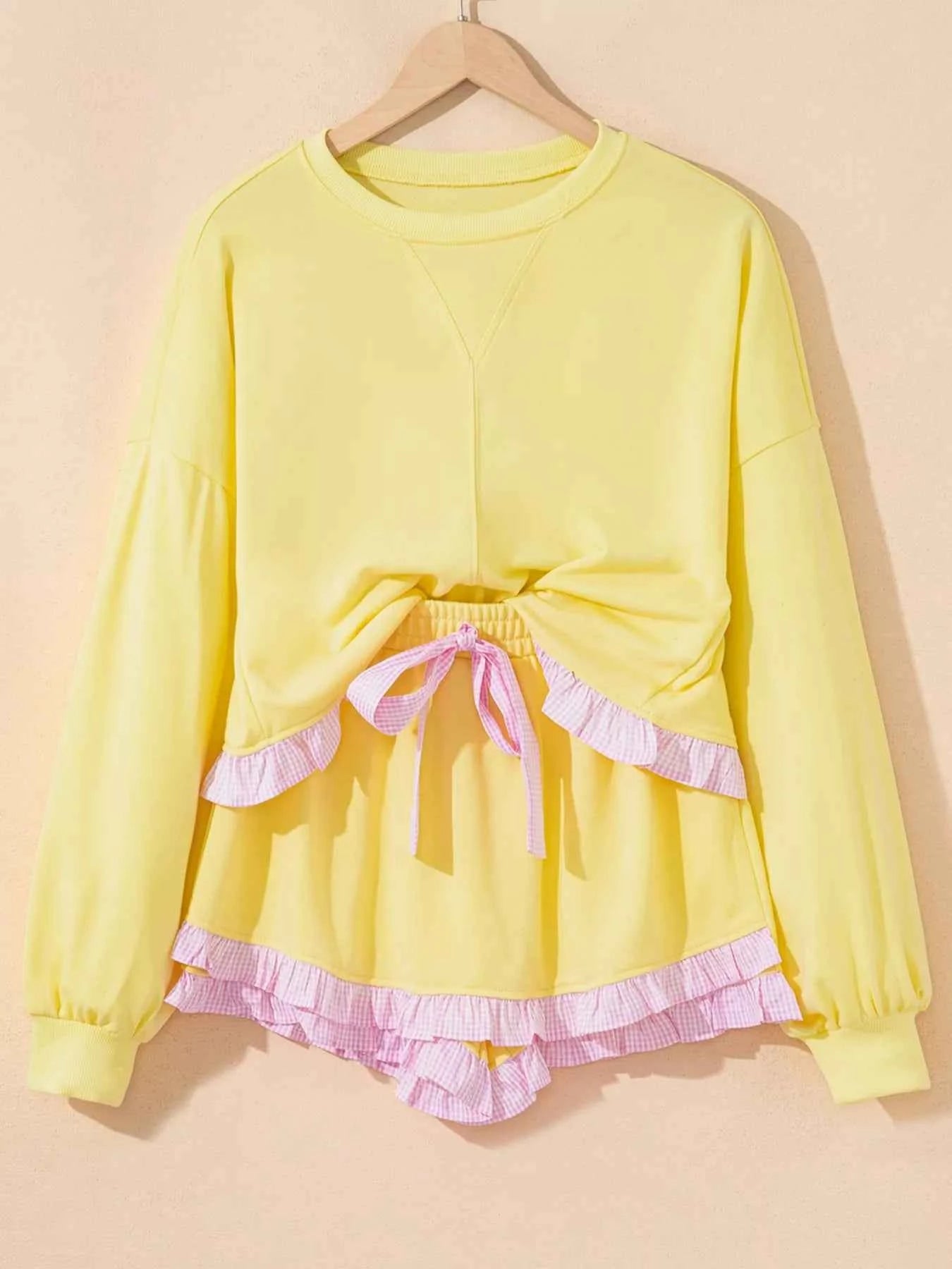 Contrast Frill Hem Round Neck Top and Shorts Set 975d09a8-fb8c-427b-ab40-258d1b545785-Max-Origin