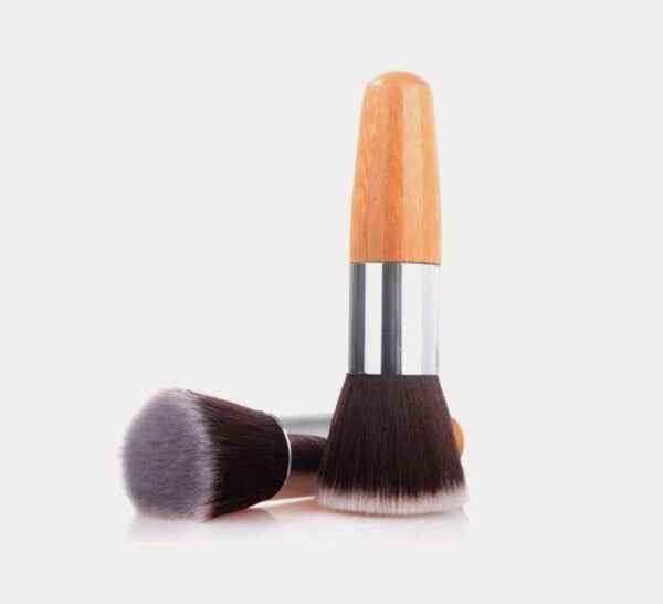 Blush Brush ab493188-7157-4b61-9b3c-0b65a94060ef