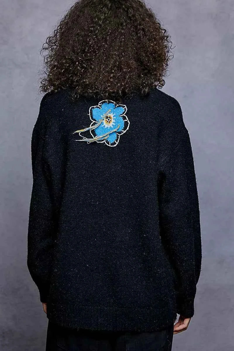 POL Floral Pattern Round Neck Sweater with Exposed Stitching af329dd2-c8a6-4b6d-a151-7d3f05dfe799-Max-Origin