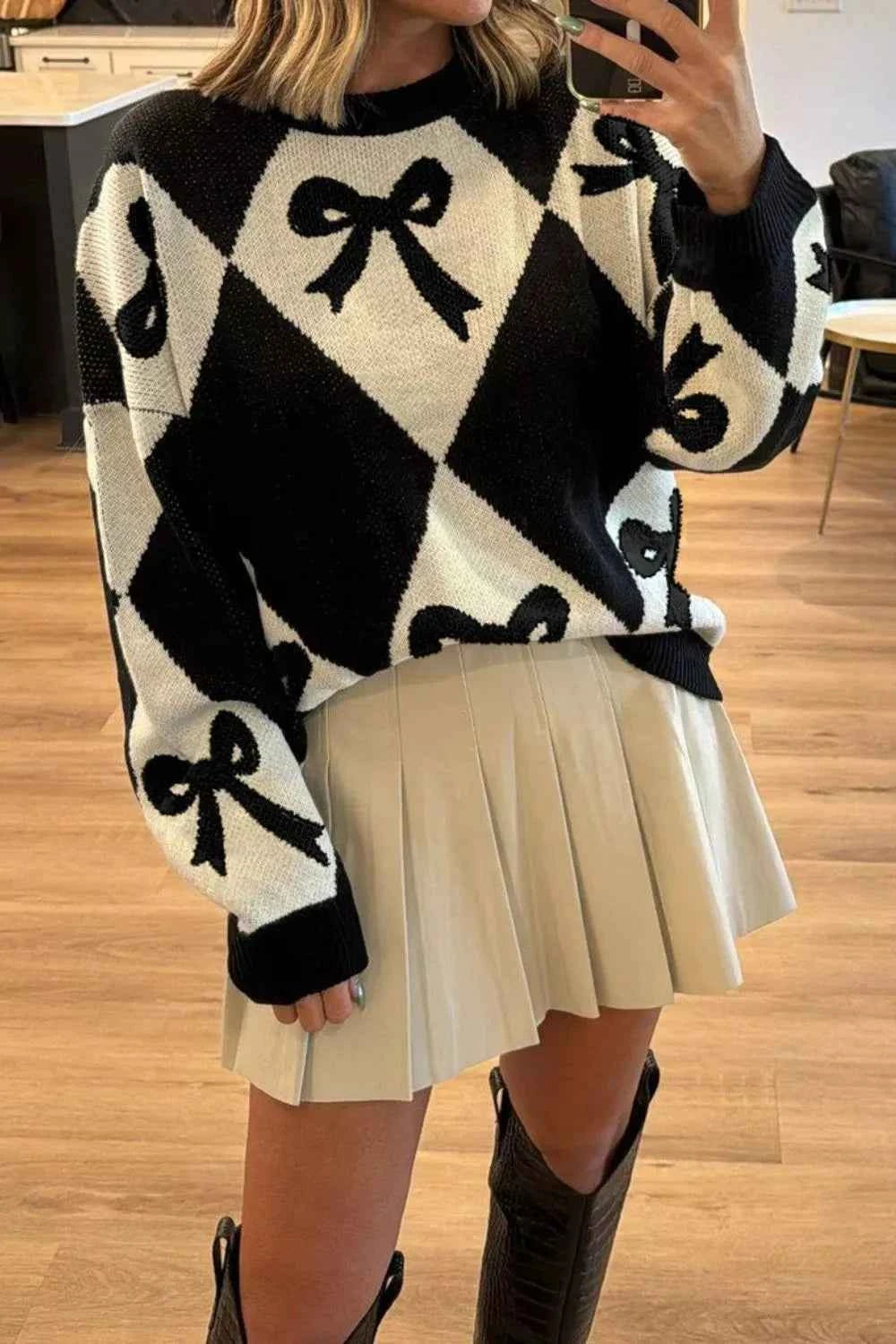 Bow Pattern Long Sleeve Contrast Sweater bac2ba33-8256-4aef-a21f-3bbba28bcdeb-Max-Origin