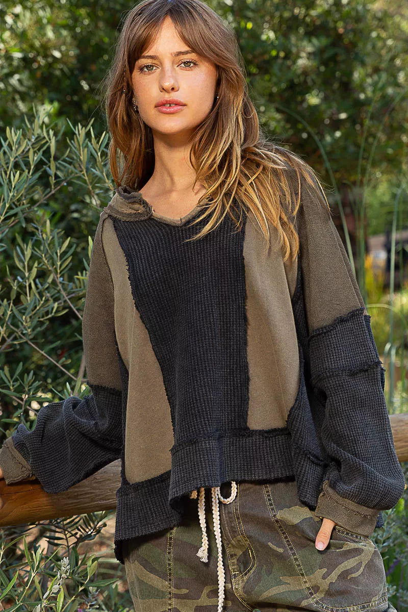 POL Color Block Waffle Knit Raw Hem Sweatshirt d1306180-71c8-447d-b383-1c96d277664b-Max-Origin