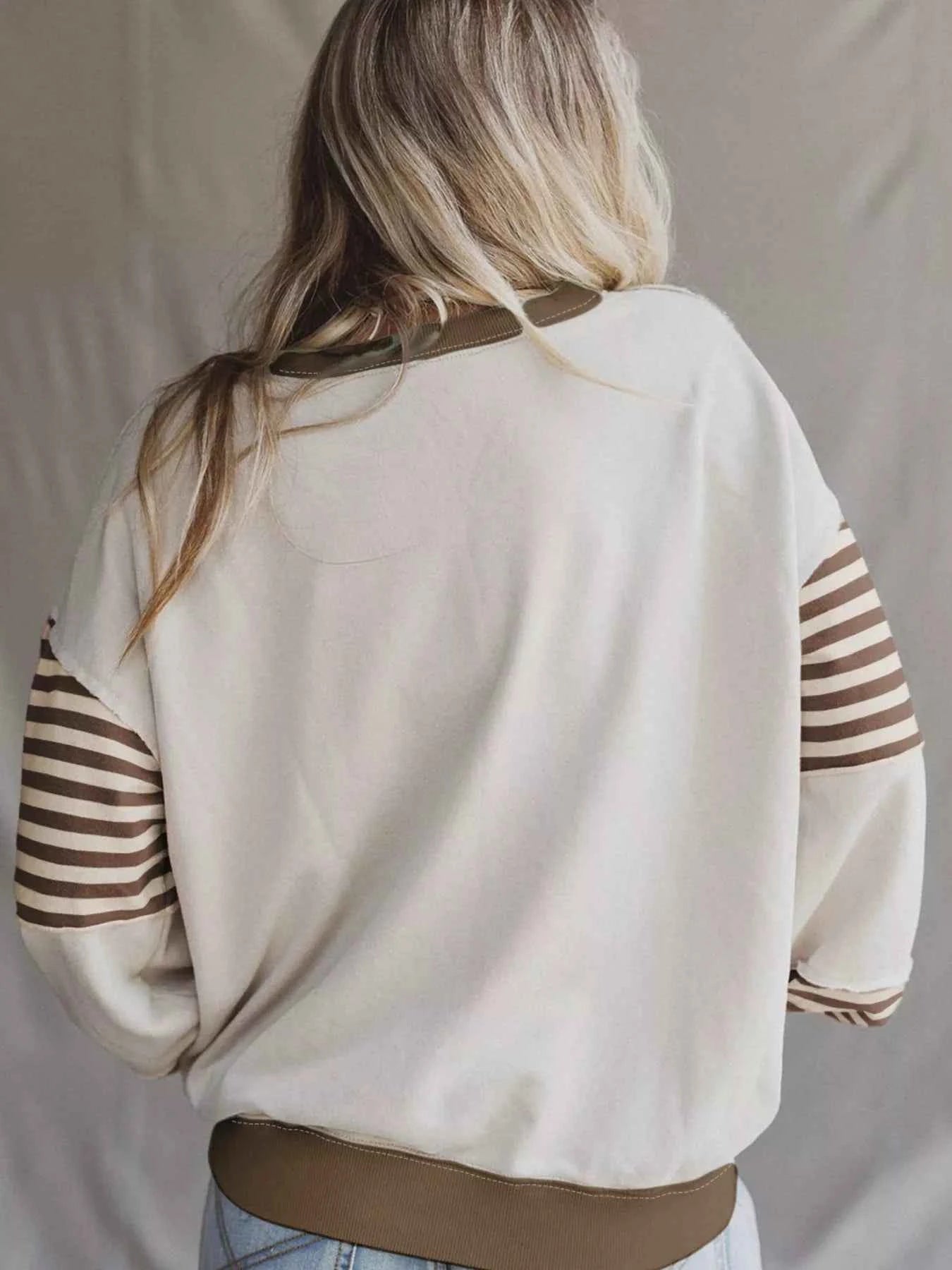 Contrast Striped Long Sleeve Sweatshirt e4b2a4ec19e44174a309467acbf58862-Max-Origin