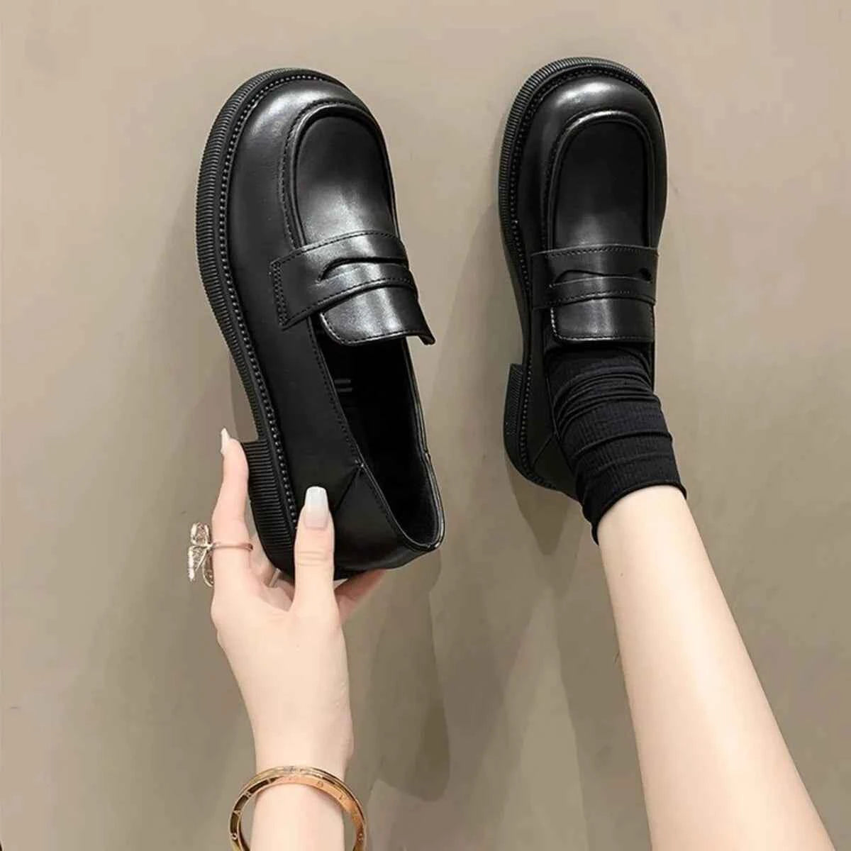 Round Toe Leather Loafers Black f05cc85a5ee846c8977ca2b7267e2469-Max-Origin