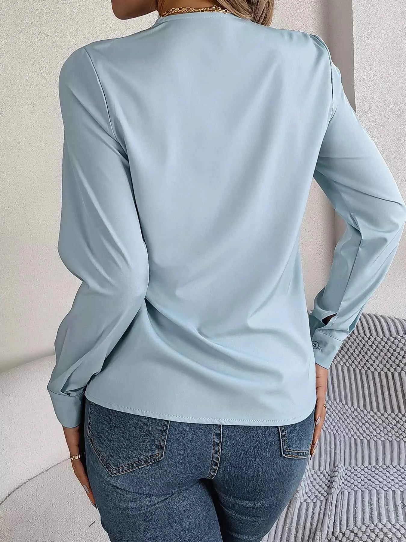 Layered V-Neck Long Sleeve Blouse f7a2cba8-9965-4497-b33f-9a7b553c7ef7-Max-Origin