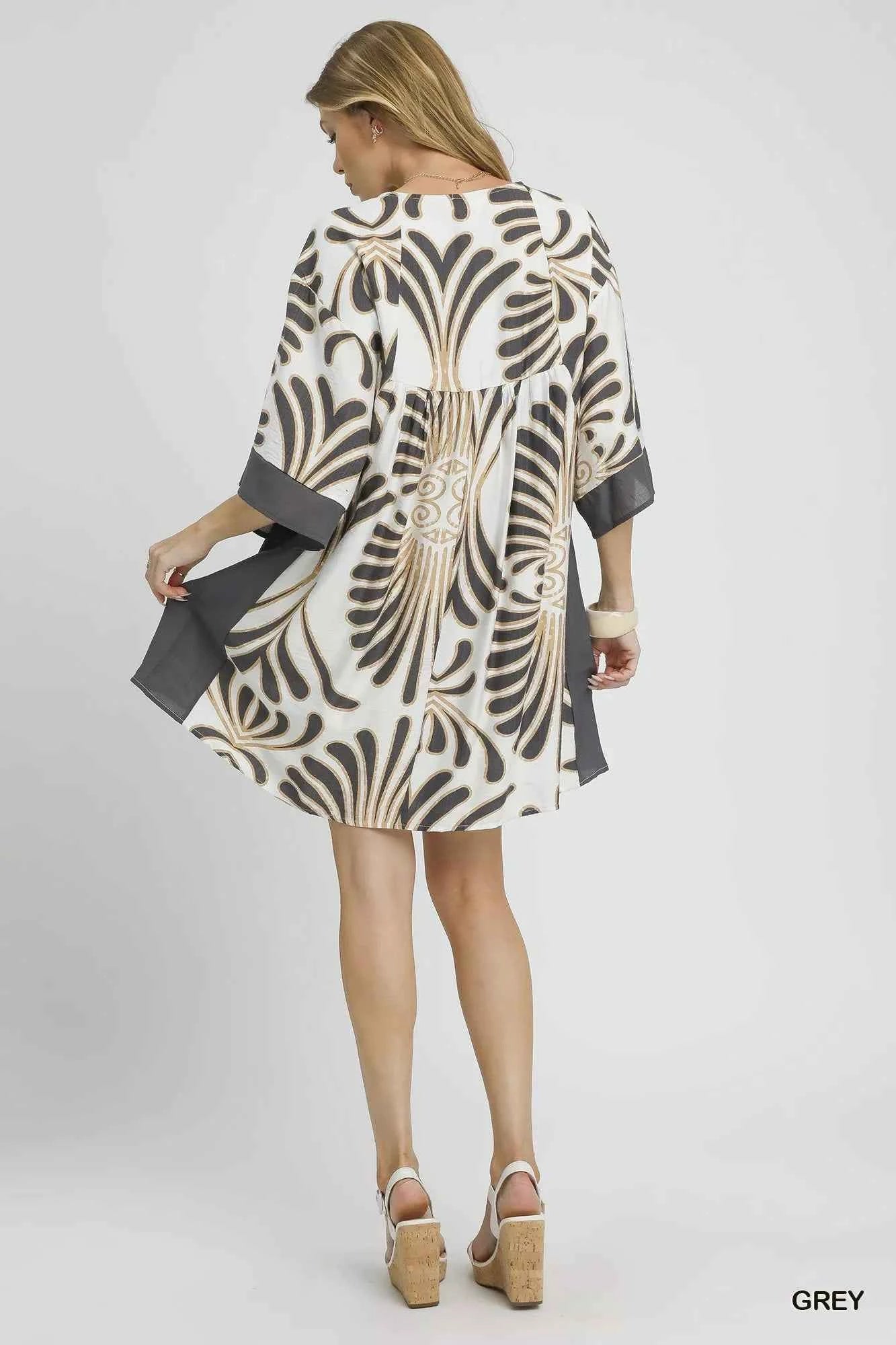 Abstract Print Kimono Sleeve Mini Dress 005f9002-2560-4a52-a6e0-3df1b1cc5ea3-Max-Origin