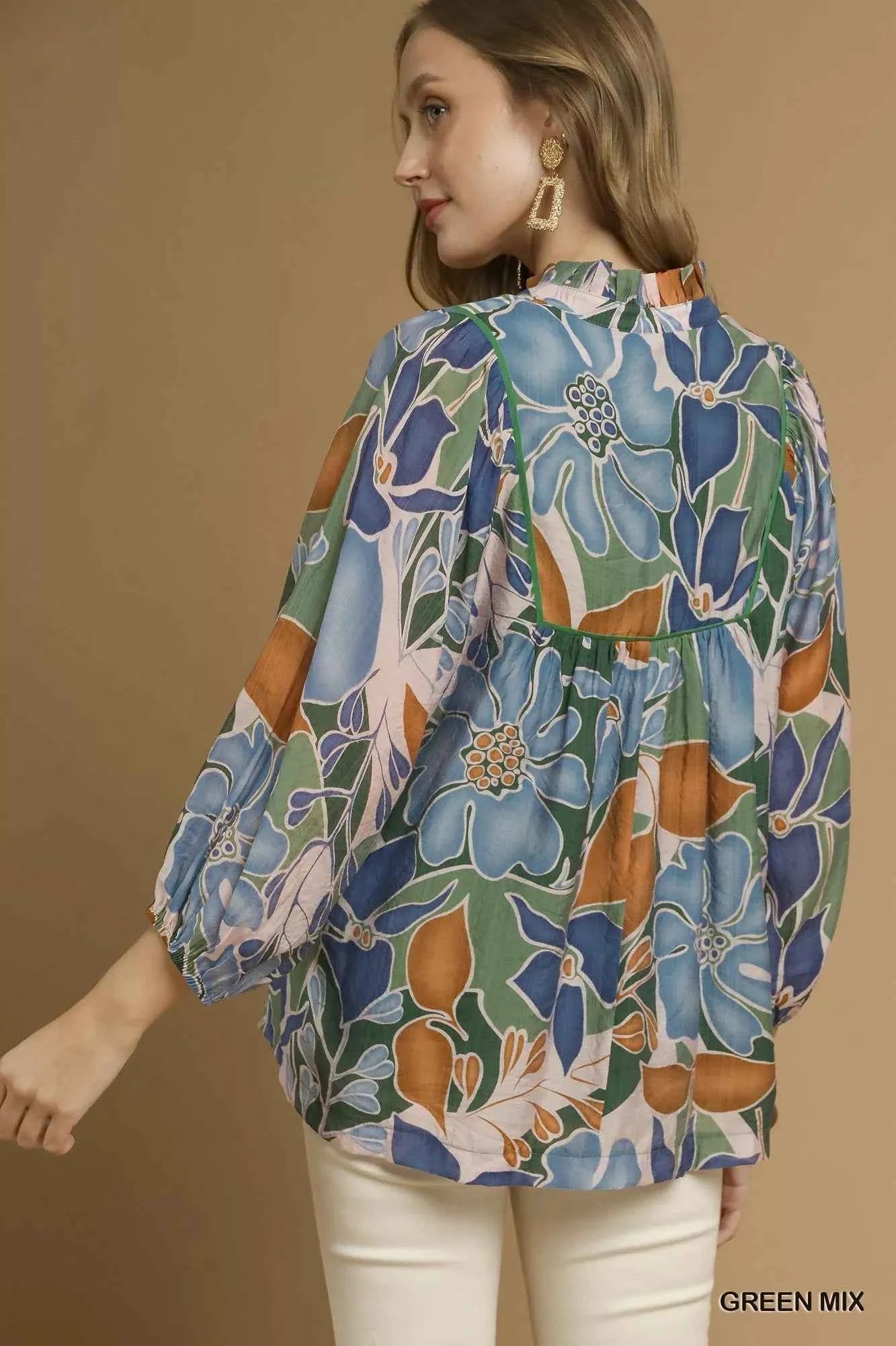 Multicolor Abstract Floral Print Blouse with Ruffle Neck 009455f1-ab1a-4c41-87b3-cb6d154fba6f-Max-Origin