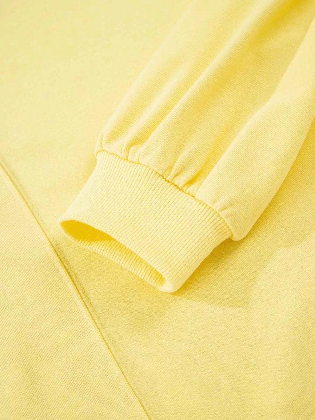 Contrast Frill Hem Round Neck Top and Shorts Set 00d2b21a-de3a-4c96-b15a-a401391b8497-Max-Origin