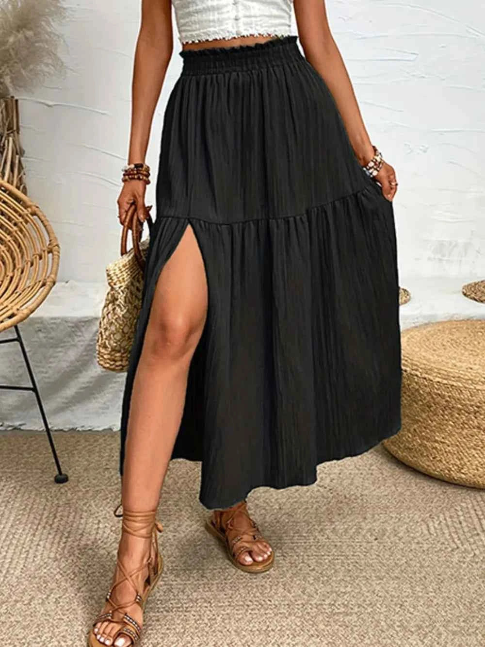 Frill Slit Skirt Black 00eb8b7d-fb74-4cf0-b94d-daf977a5d9e1-Max