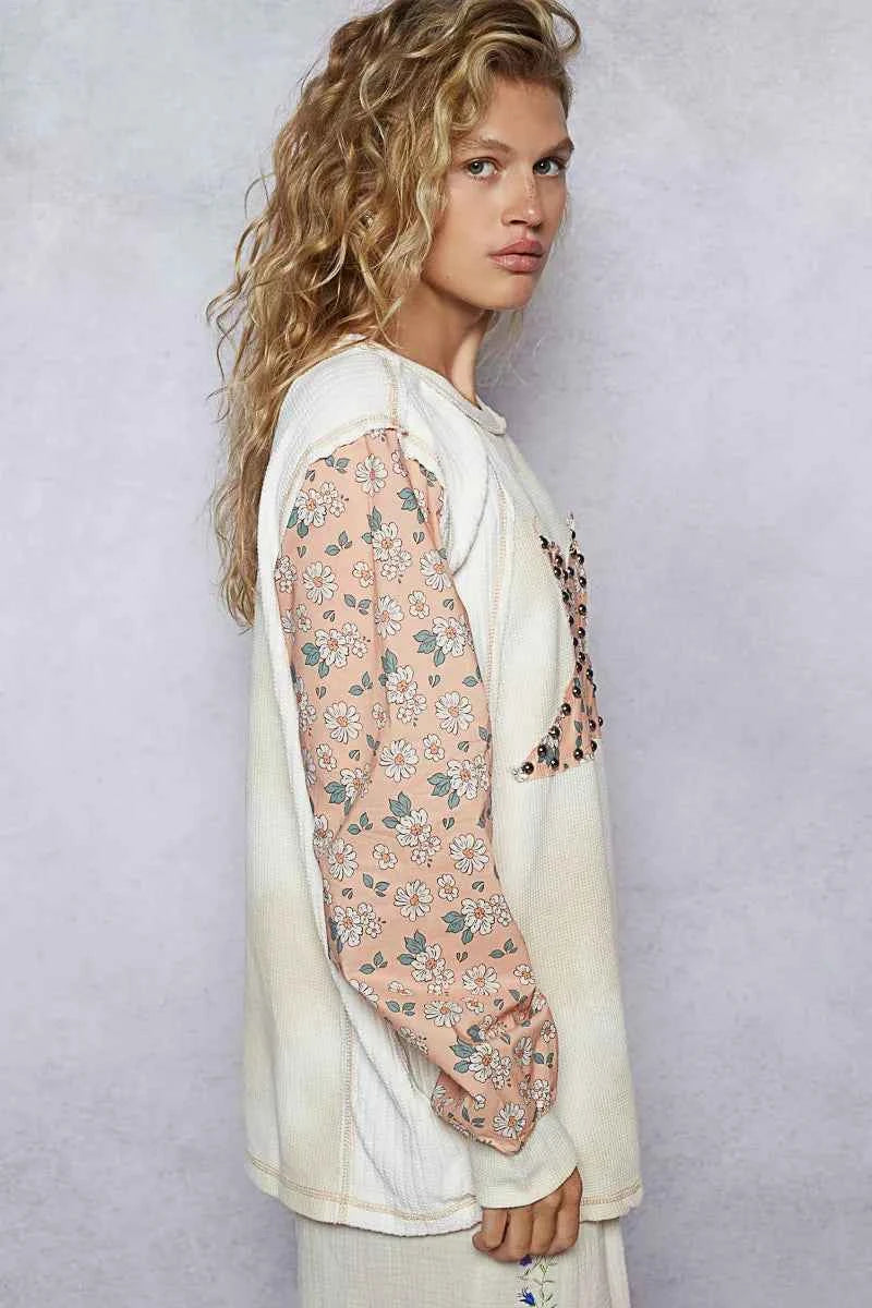 Exposed Seam Star Patch Thermal Top with Floral Sleeves 00ecc2ae-ce0b-4ada-8777-9aeeee6a4dd6-Max-Origin