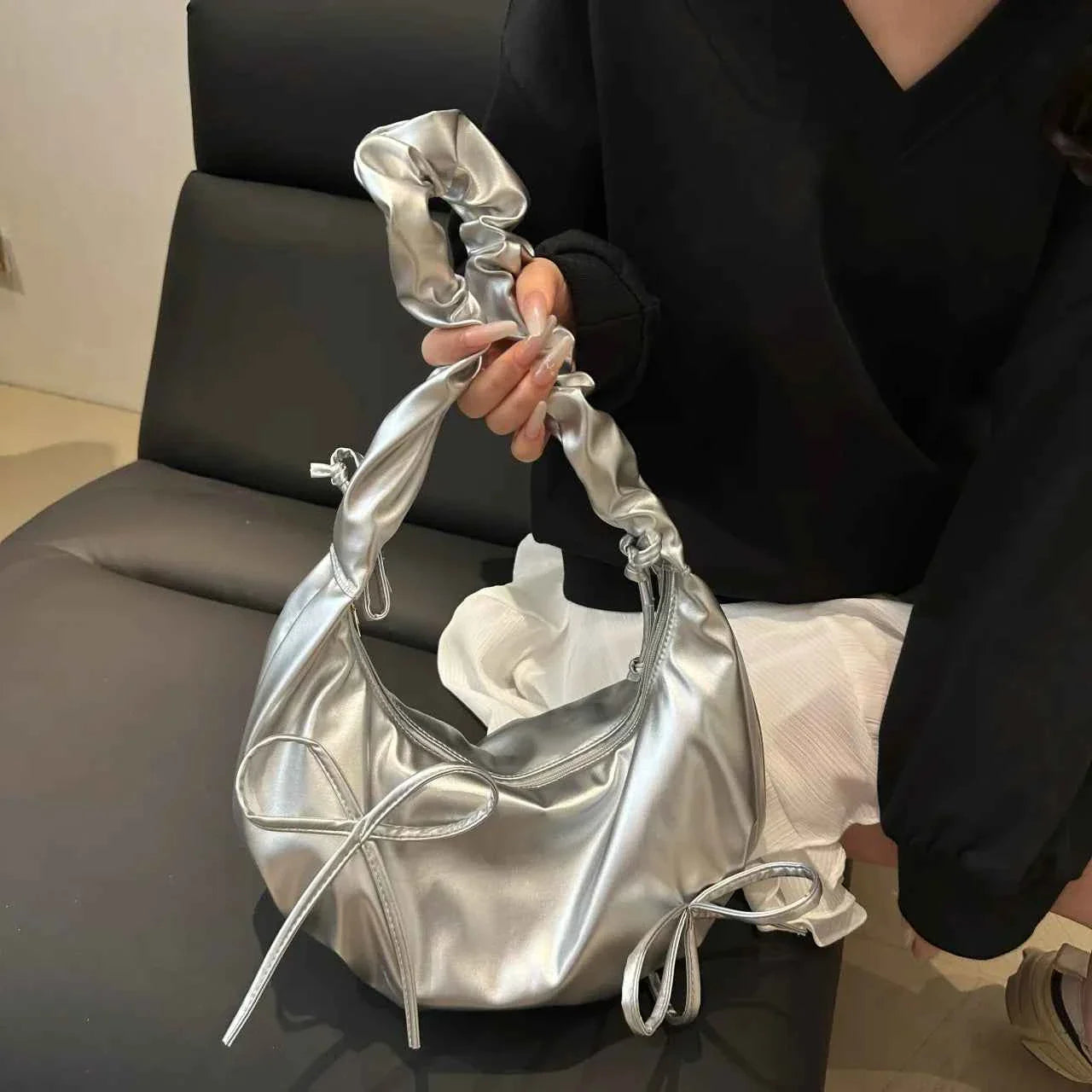 Bow-Tie Drawstring Crossbody Bag 0103f52597f9487c8f63c9ea941b916f-Max-Origin