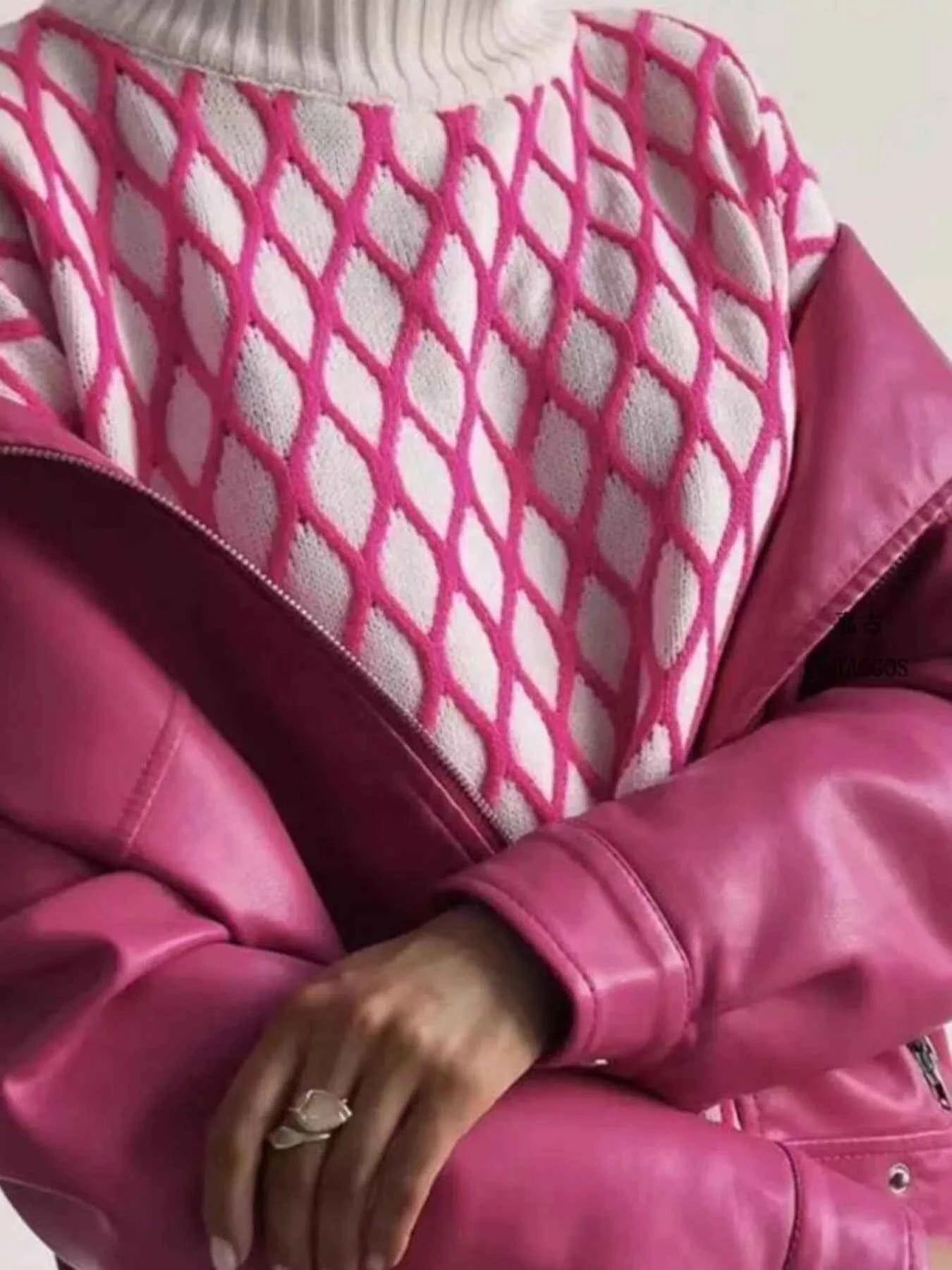 Geometric Pattern Turtleneck Sweater 011ed4ee027948e3a7e50edefb19ca42-Max-Origin