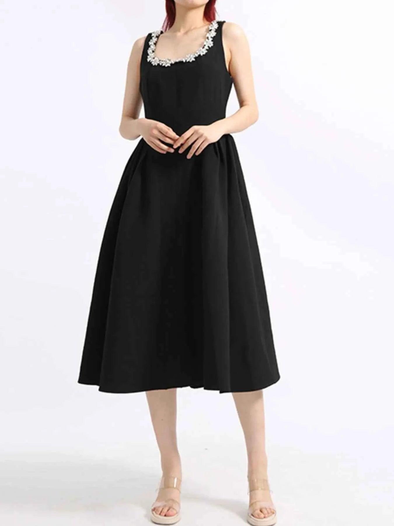 Flower Scoop Neck Sleeveless Dress 015fc386-4c3b-48b1-964d-b4d4f7ca46db-Max-Origin
