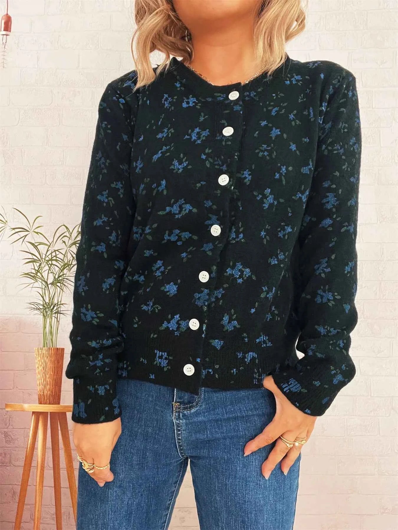 Floral Button-Up Long Sleeve Cardigan 020494a5e3b34202981db0543c33d4c9-Max-Origin