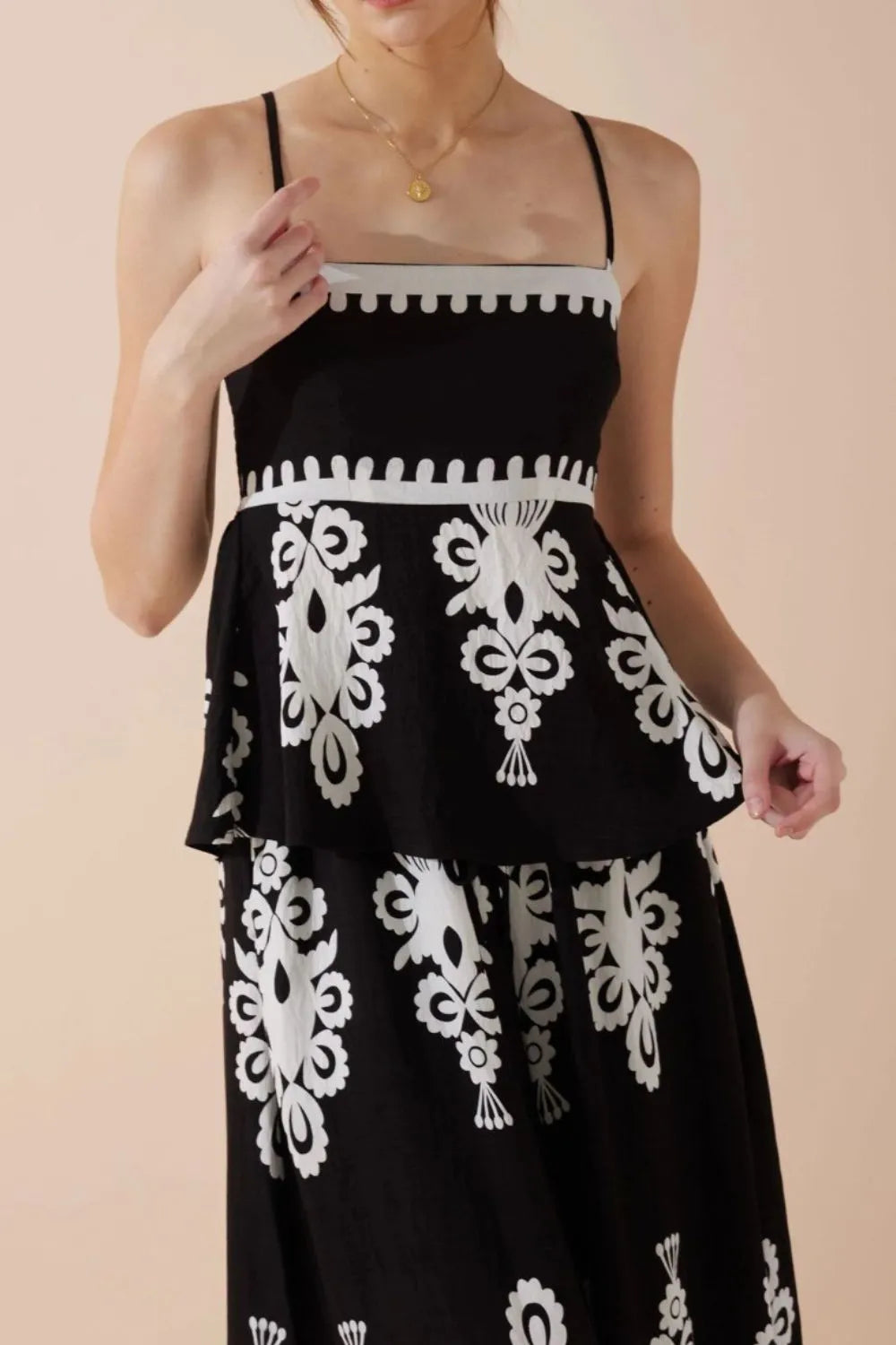 Printed Square Neck Cami and Wide Leg Pants Set Black 0298893b-5970-4bbb-99e9-3ec528492ee4-Max-Origin