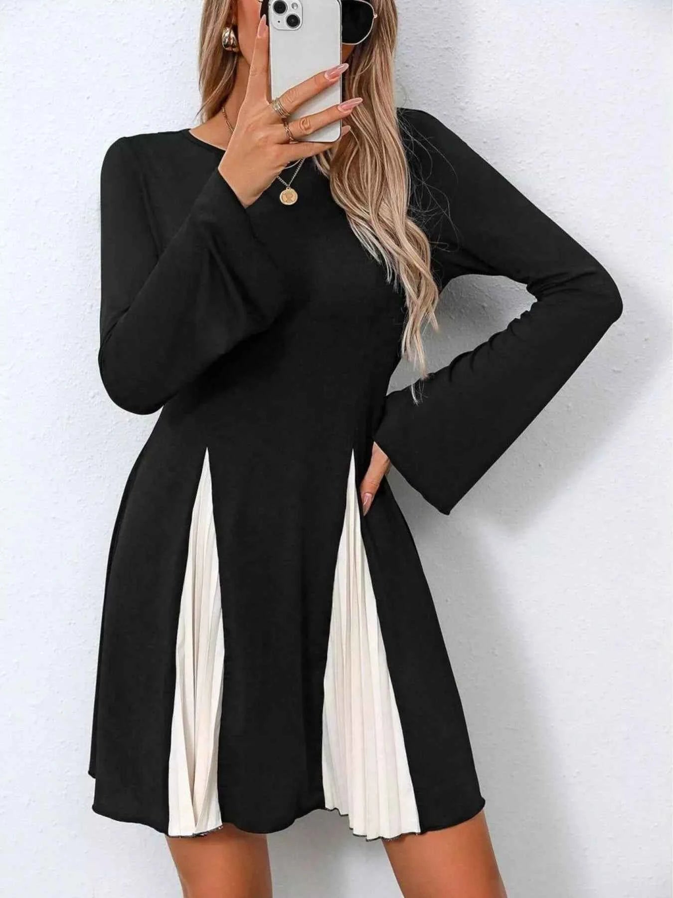 Pleated Flare Sleeve Mini Dress 02b2ea63935d4d8b8642ee495c2596ef-Max-Origin