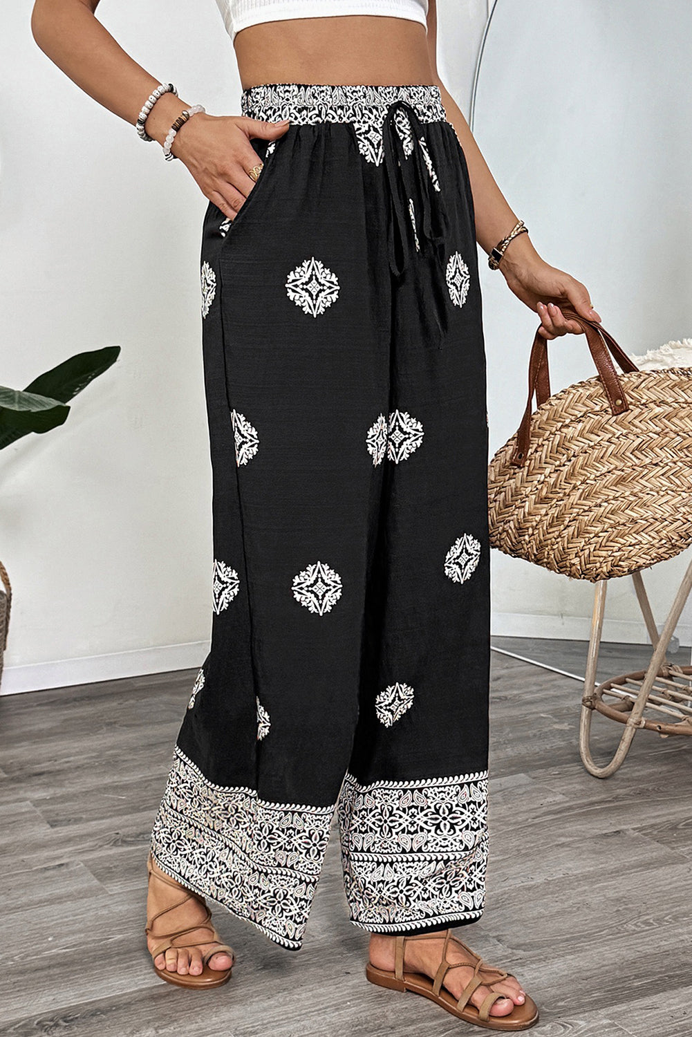 Black Abstract Print Drawstring Waist Wide Leg Pants 02e480aba40eae67