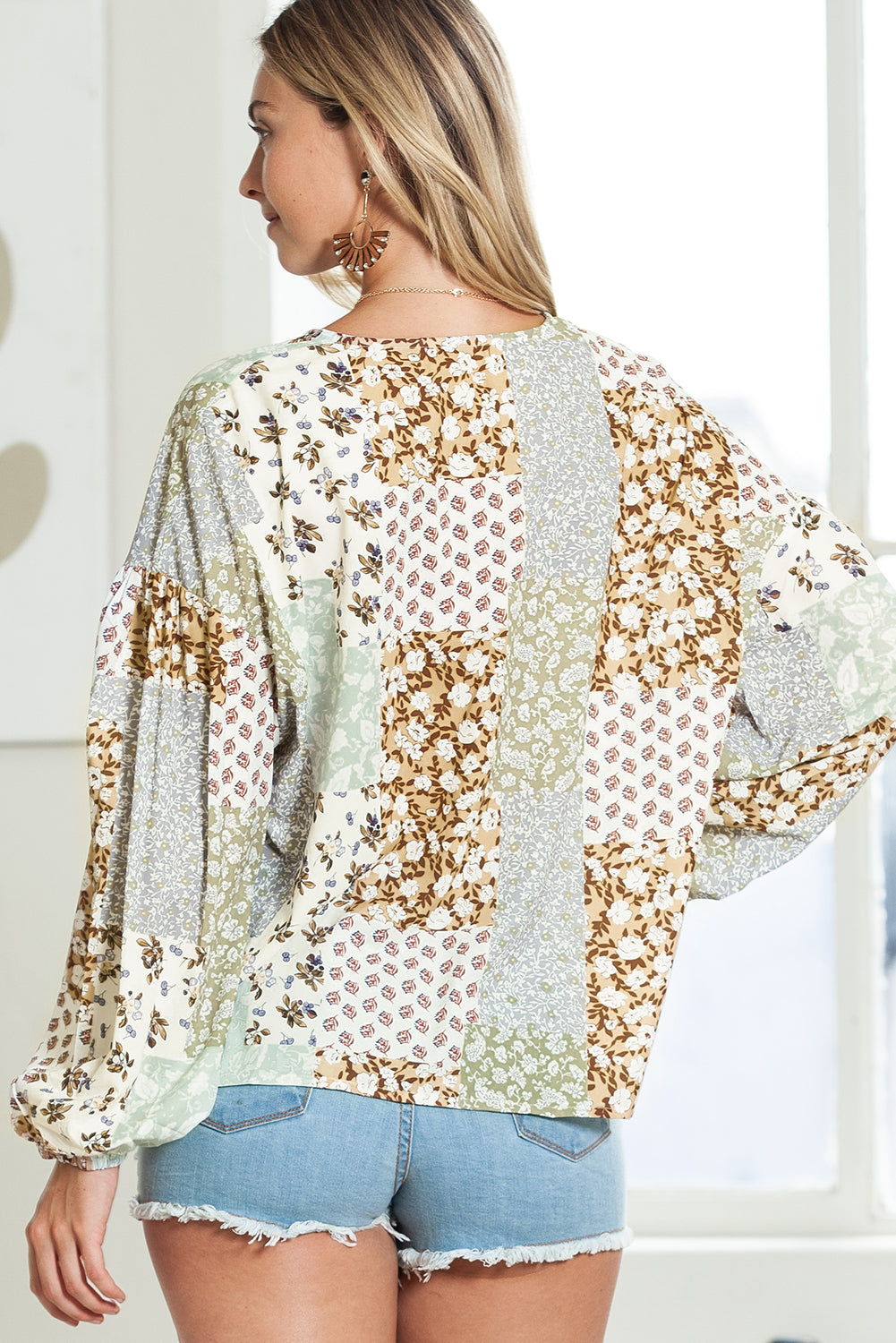 Multicolor Floral Patchwork Lantern Sleeve Cropped Shirt 031c129fffafe74c