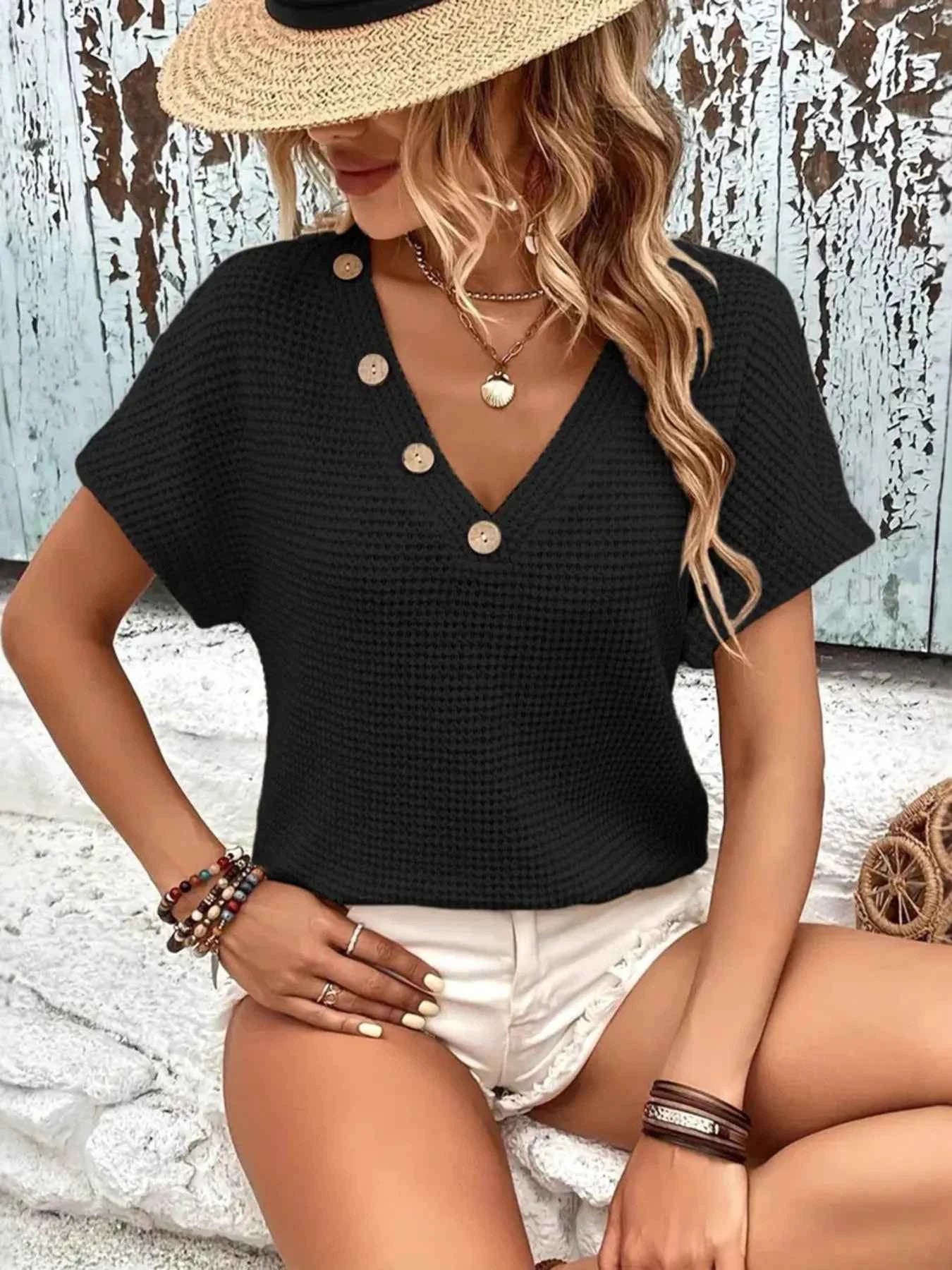 V-Neck Textured Knit T-Shirt Black 0368d3724f47413ca687d3873925a144-Max-Origin