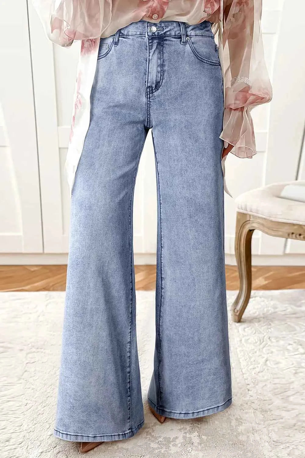 High-Waisted Wide Leg Flare Jeans Light Blue 03b26a8d-ab0d-42c2-b86b-42ed945e87f9-Max-Origin