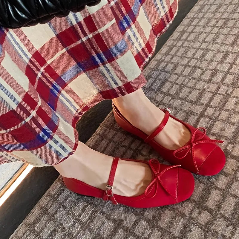 Round Toe Flats Slip-Ons 0446d8d4-4f0a-4a7c-83fc-d0b5d4c45eec-Max-Origin