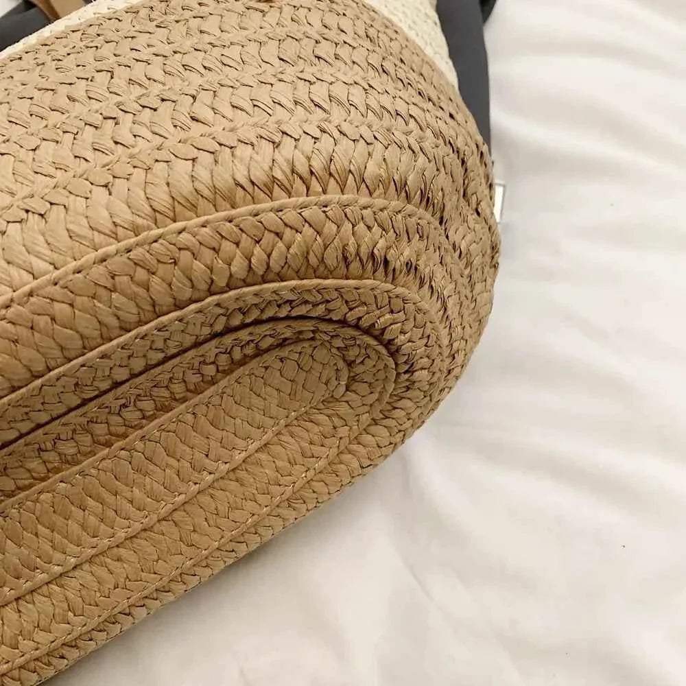Contrast Straw Braided Handbag 0496ee05-73c4-4b45-aa20-dd7d37a5078b-Max