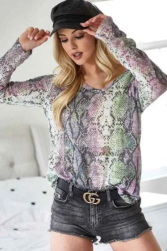 Snakeskin Print Low Gauge Hacci V Neck Top 049771616db5492bac932d1badf704e2-Max-Origin