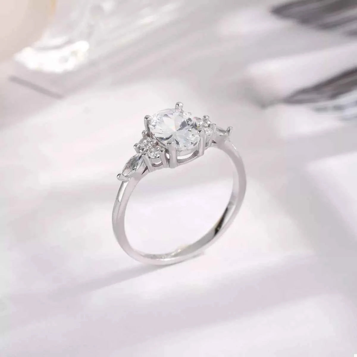 925 Sterling Silver Zircon Ring 04a2f266-e9bc-4b43-b967-88775eceb62b-Max-Origin