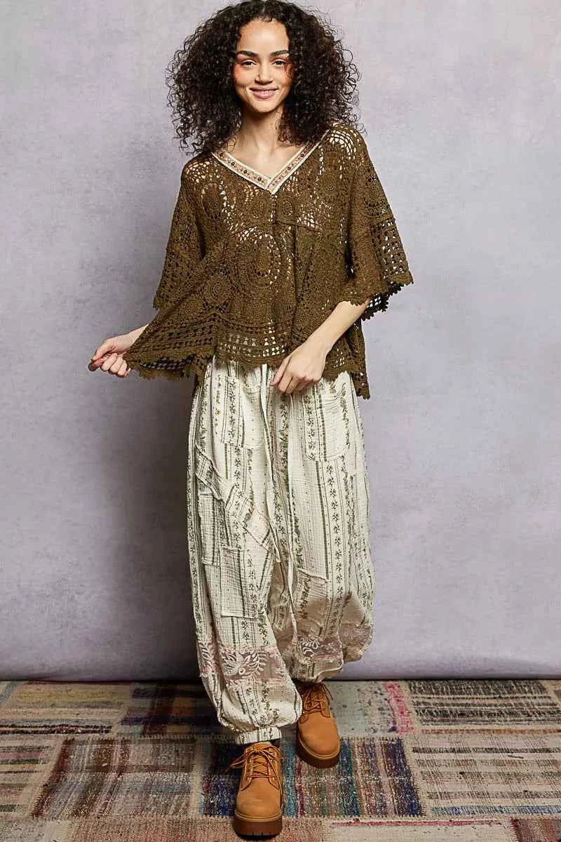 POL V-Neck Crochet Top with Scalloped Hem 04d7c669-fe2a-4948-aa41-cb438070e6c4-Max-Origin