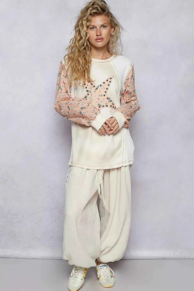 Exposed Seam Star Patch Thermal Top with Floral Sleeves 0531f32b-0805-499c-a5c5-4fd578dacedd-Max-Origin