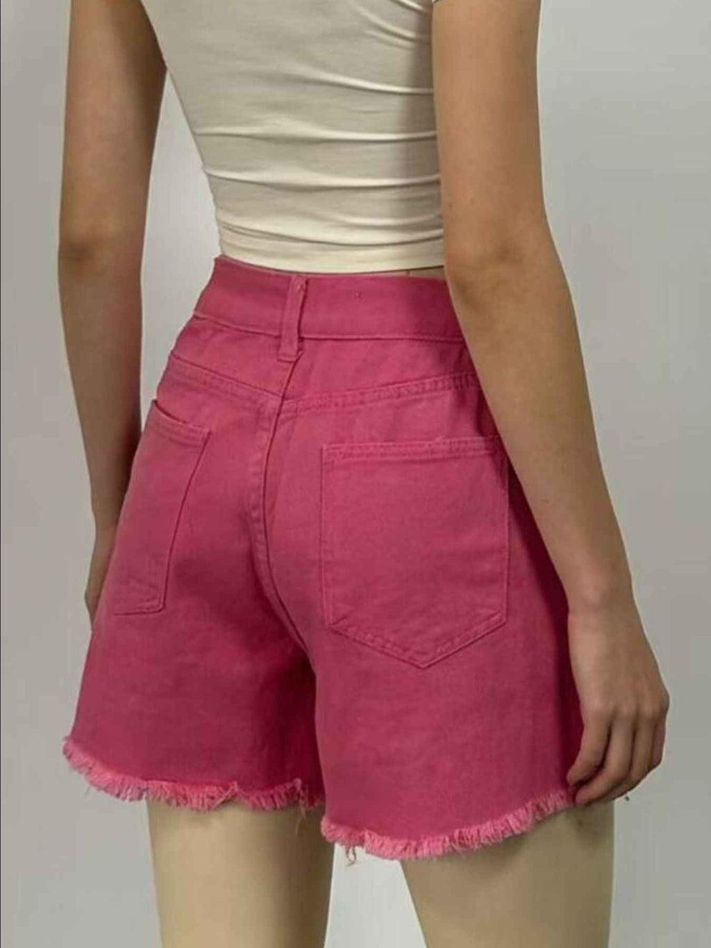 Rhinestone Chain Raw Hem Denim Shorts 05af2718-9619-410f-8a28-b29cb5947d06-Max