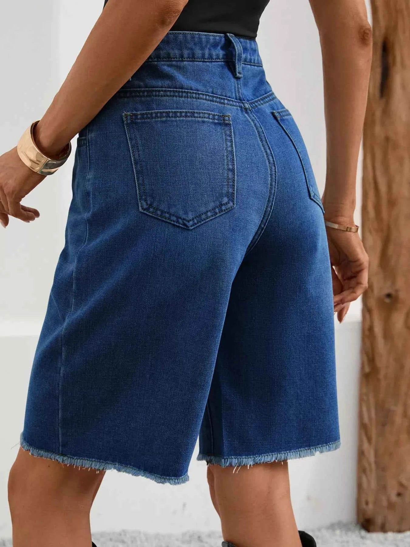 Ripped Frayed Hem Denim Shorts 05eac786a4ce419a9cd4c8290177e275-Max-Origin