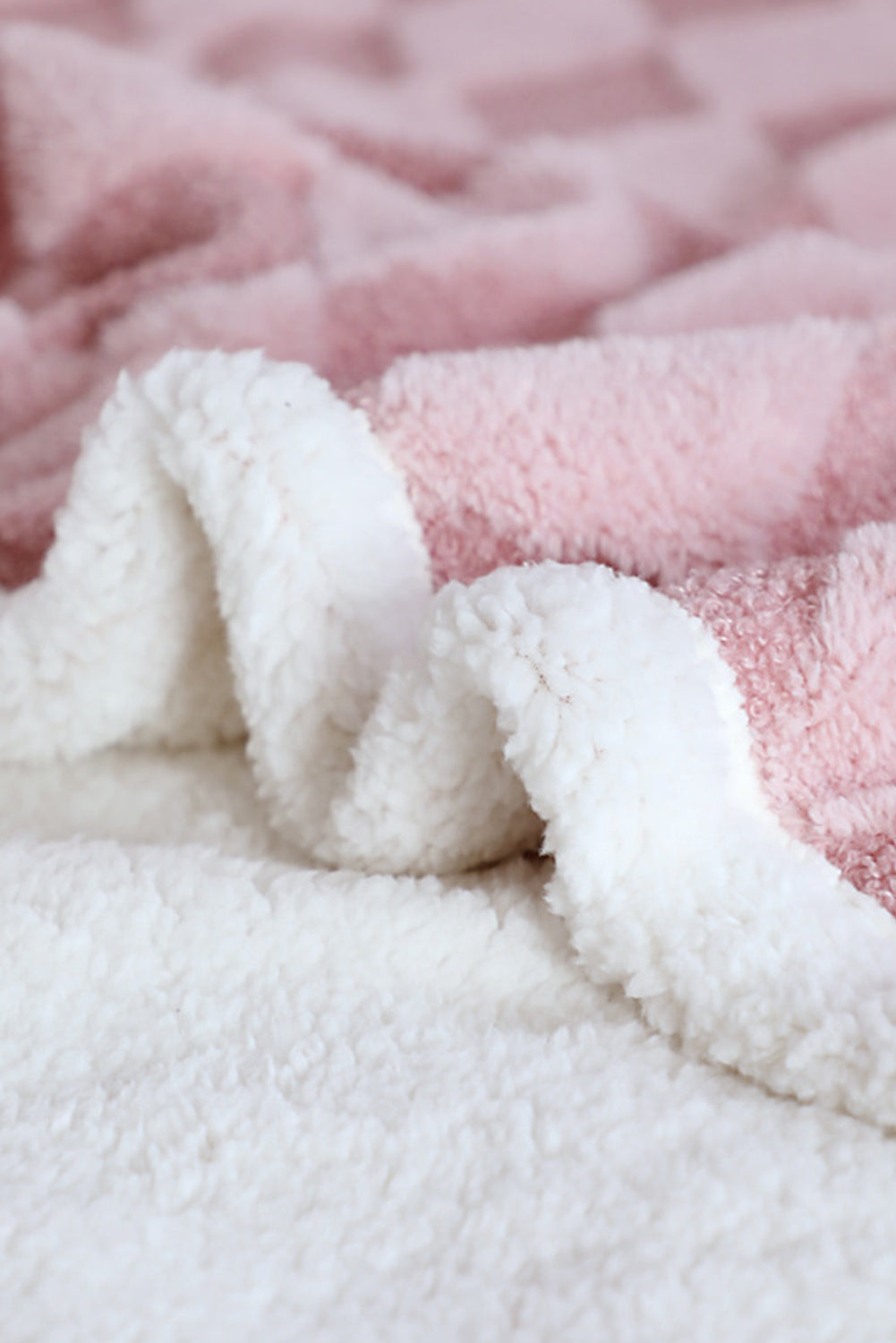 Pink Soft Diamond Pattern Plush Blanket 06136adcb1b49bdb