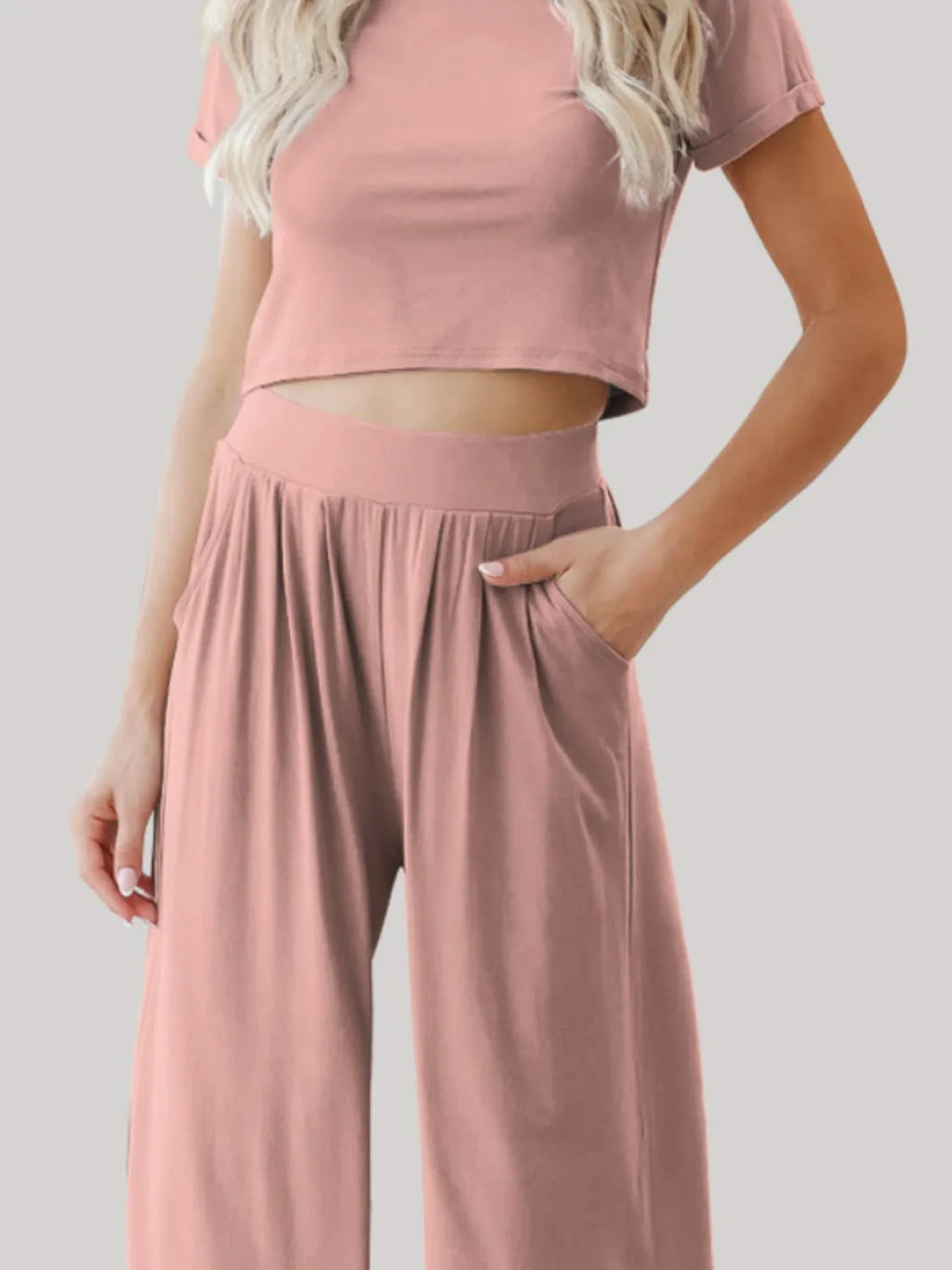 Round Neck Short Sleeve Top and Pants Set 068dee12-0143-4047-9d84-224a13fea412-Max-Origin