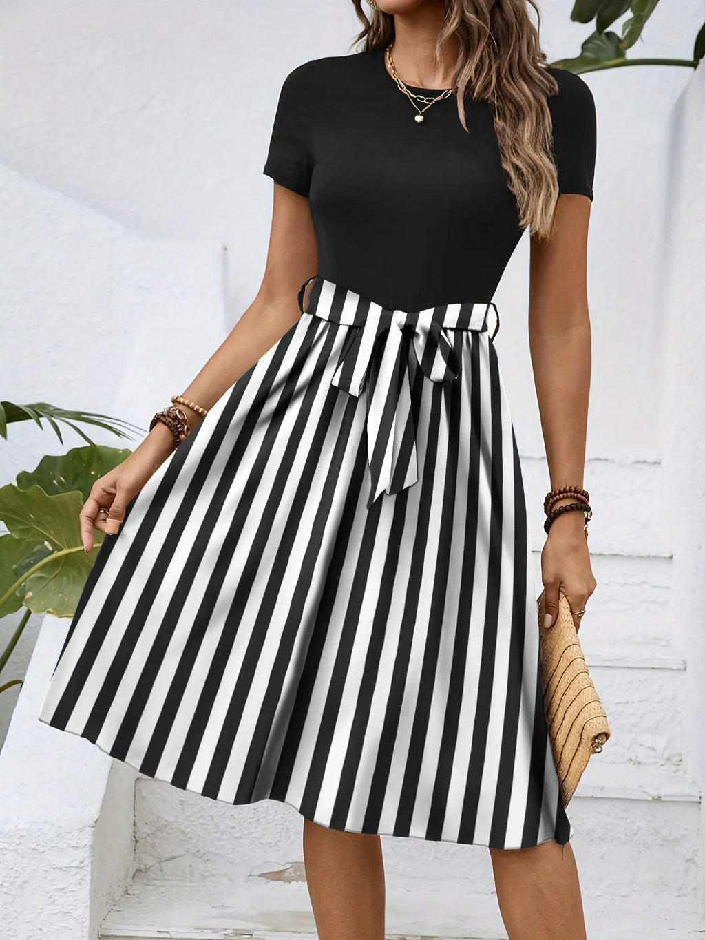 Striped Round Neck Short Sleeve Dress 06967d40-68f3-4d76-991d-d3f9d8d402e4-Max-Origin