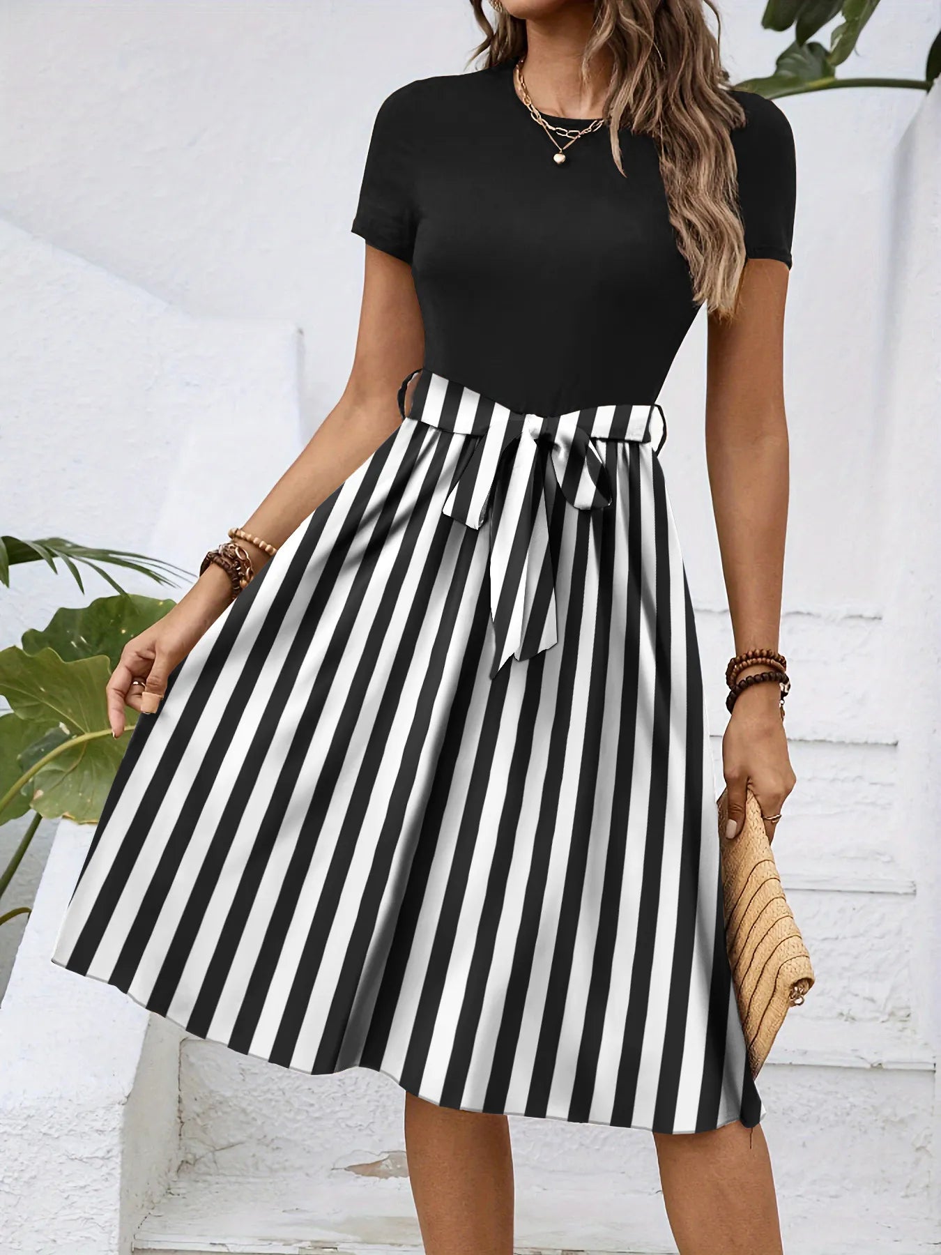 Striped Round Neck Short Sleeve Dress 06967d40-68f3-4d76-991d-d3f9d8d402e4-Max-Origin